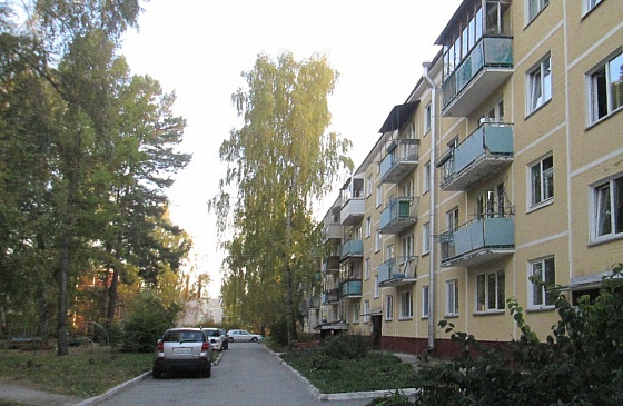 Купить двухкомнатную квартиру в Академгородке рядос с 5-ой Гимназией.