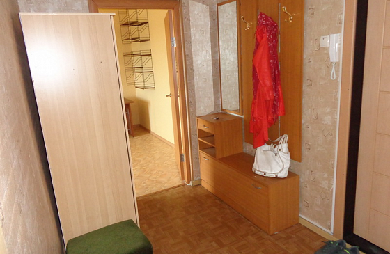 Снять двухкомнатную квартиру в хорошем состоянии на Демакова 6