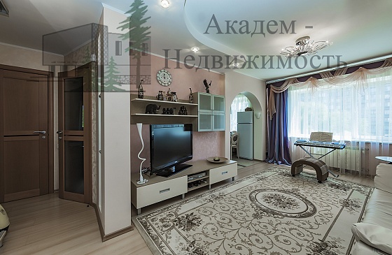 Купить трёхкомнатную квартиру в Академгородке с ремонтом на Демакова 1
