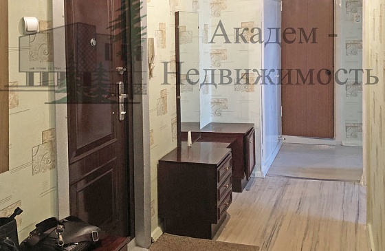 Купить двухкомнатную квартиру в Академгородке Новосибирска на Иванова 32 недорого
