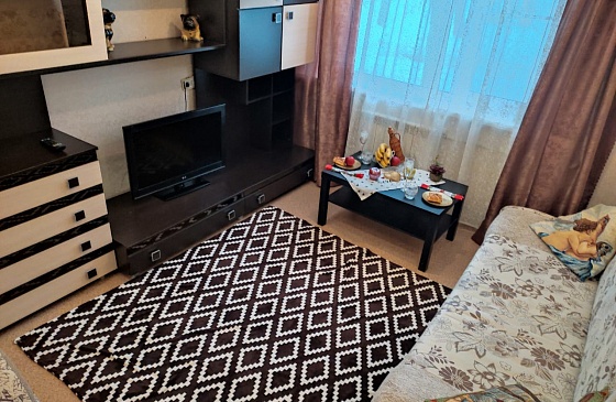 Снять двухкомнатную  квартиру-гостиницу в Академгородке Новосибирска возле Мешалкина и НВВКУ
