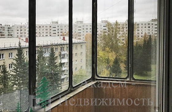 Купить однокомнатную квартиру в щ районе Академгородка на Иванова 27
