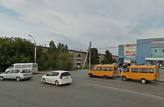 Продам 4 комнатную квартиру на шлюзе Новосибирского Академгородка Шлюзовая 2