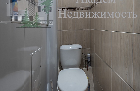 Сдаётся однокомнатная квартира на Демакова 1 рядом с Технопарком в Академгородке Новосибирска.