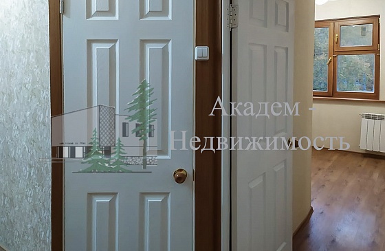 Купить трехкомнатную квартиру в верхней зоне Академгородка с ремонтом