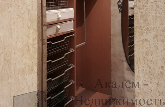 Снять однокомнатную на Балтийской 25 в новом доме Академгородка Новосибирска