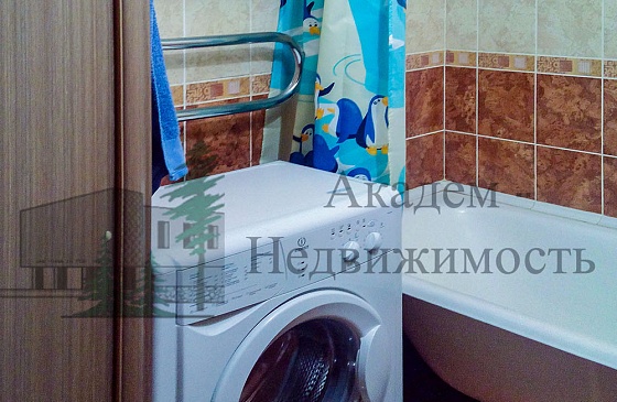 Сдаётся в аренду  двухкомнатная квартира в Академгородке на Терешковой 8 рядом с НГУ.