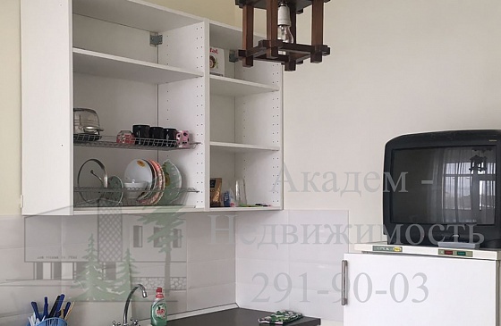 Снять посуточно двухкомнатные квартиры от собственника в Академгородке Новосибирска можно на Бульваре Молодёжи 38