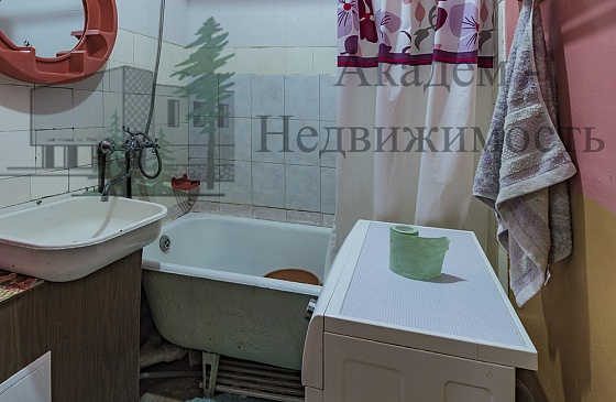 Купить однокомнатную в Верхней зоне Академгородка Новосибирска в чистой продаже 