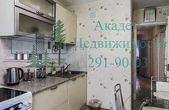 Купить 3-х комнатную квартиру в Академгородке на улице Ильича первый этаж