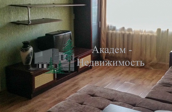 Снять трехкомнатную квартиру в Академгородке с ремонтом
