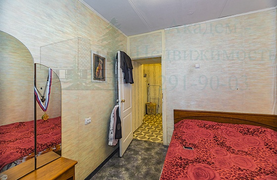 Купить 3-х комнатную квартиру в Академгородке Новосибирска на Демакова 17