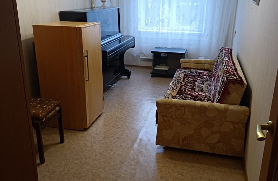 Снять двухкомнатную квартиру на Нижней зоне в Академгородке                на Рубиновой