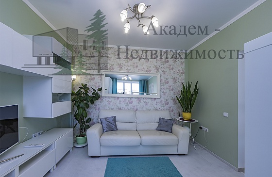 Продаётся квартира с реимонтом в Академгородке Новосибирска на улице Российская 21