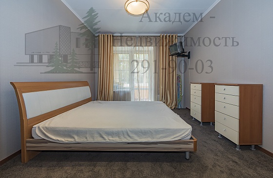 Снять элитную трёхкомнатную квартиру студию в Академгородке на Ильича 23 рядом с НГУ